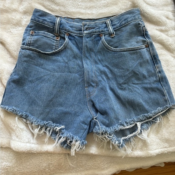 Levi’s High Rise Distressed Denim Shorts - Picture 1 of 3